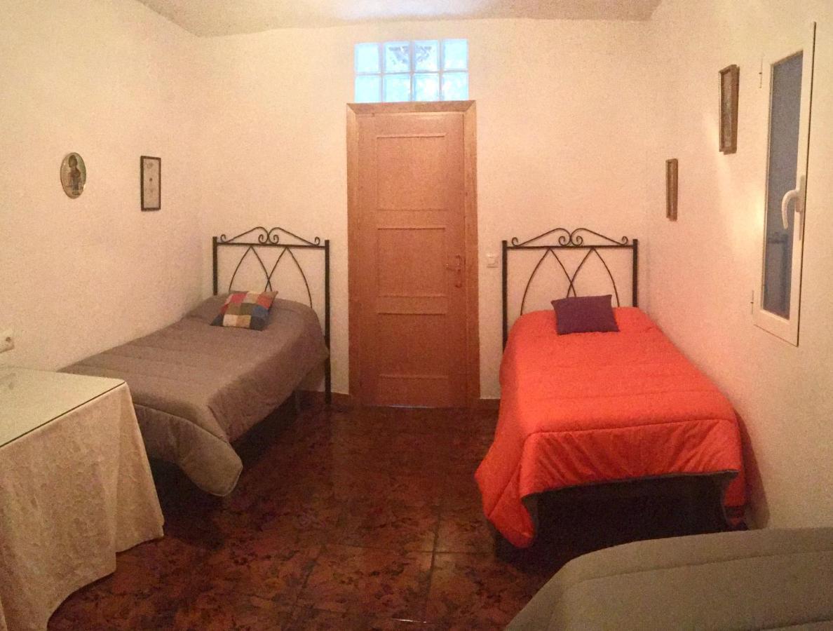 La Granada Pension Orgiva Buitenkant foto