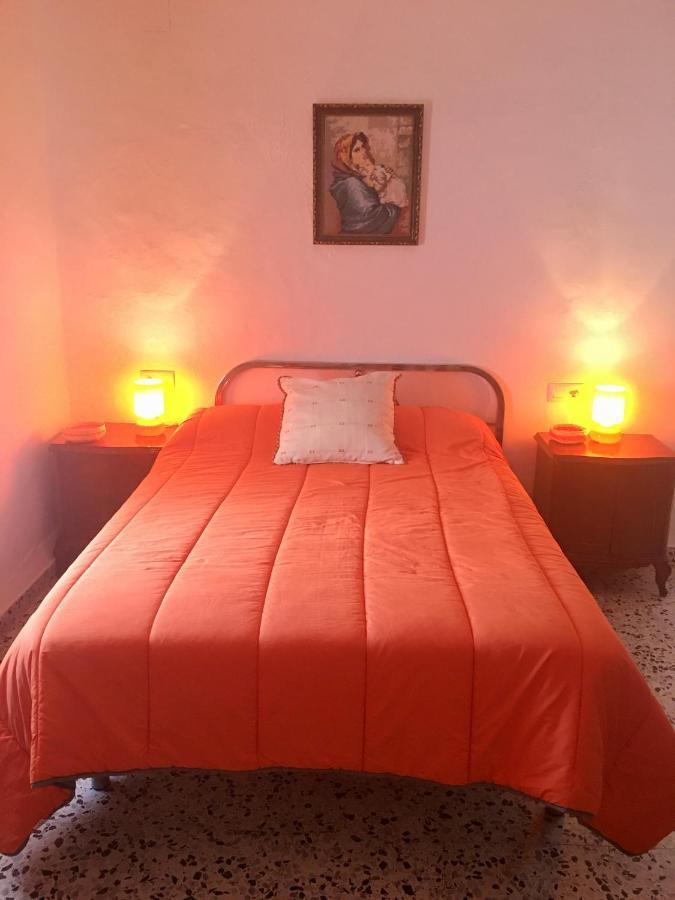 La Granada Pension Orgiva Buitenkant foto